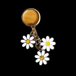 BAG CHARM White & Yellow Dangling Daisy Charms Silver Tone Keychain NIP
